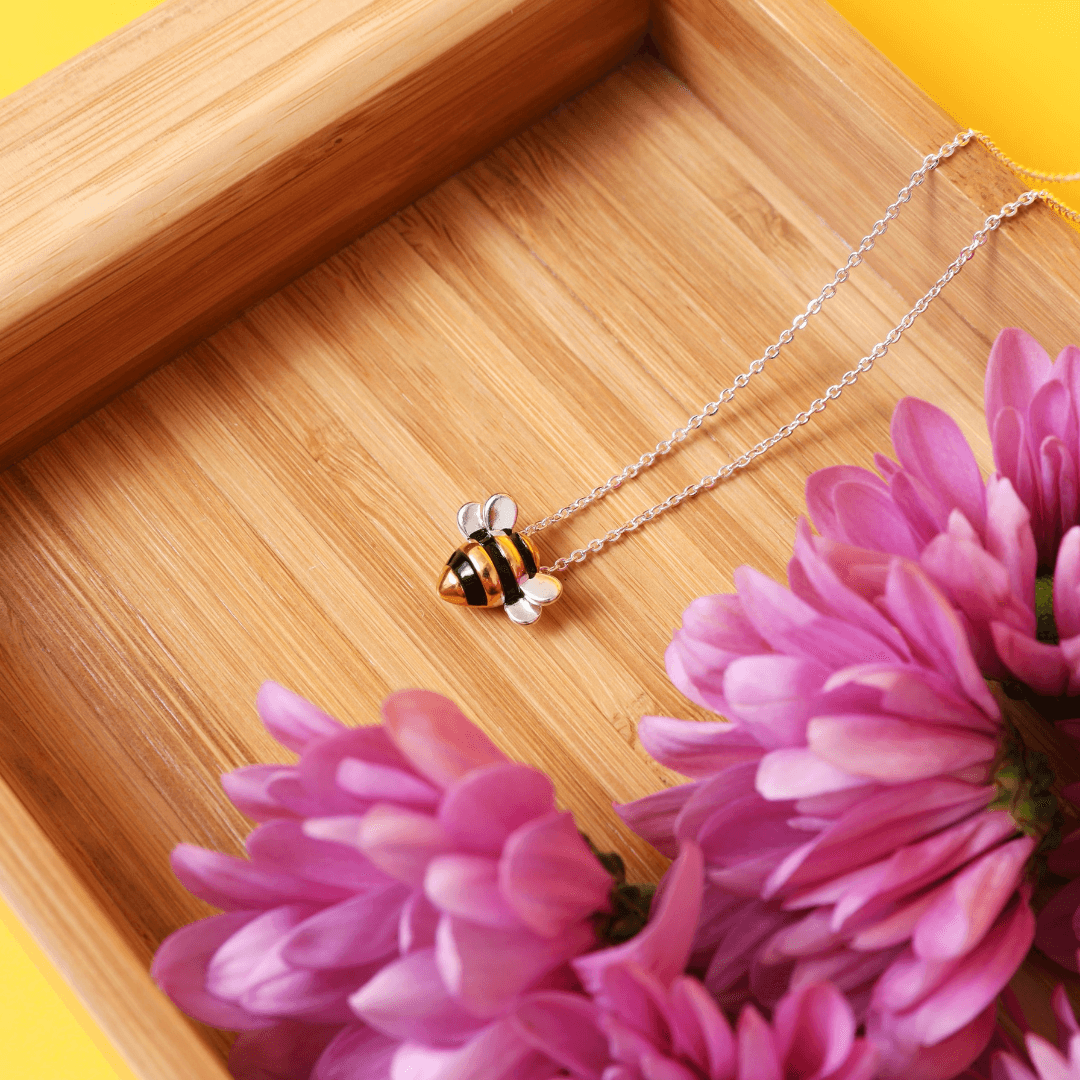 Ihre Flügel Waren Bereit, Bienenkette