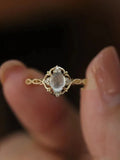 Luxuriöser geometrischer Design-Ring mit natürlichen Mondstein-Katzenaugen für Damen