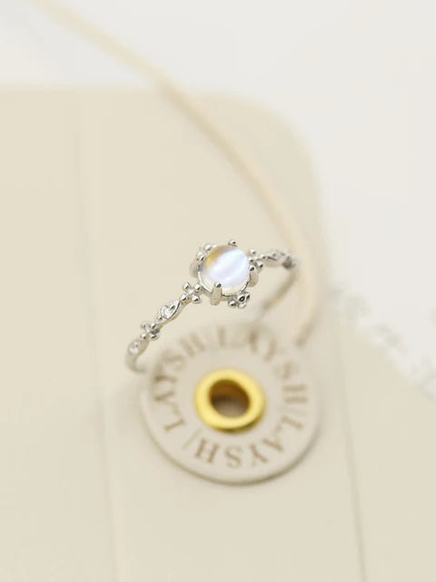 Luxuriöser geometrischer Design-Ring mit natürlichen Mondstein-Katzenaugen für Damen