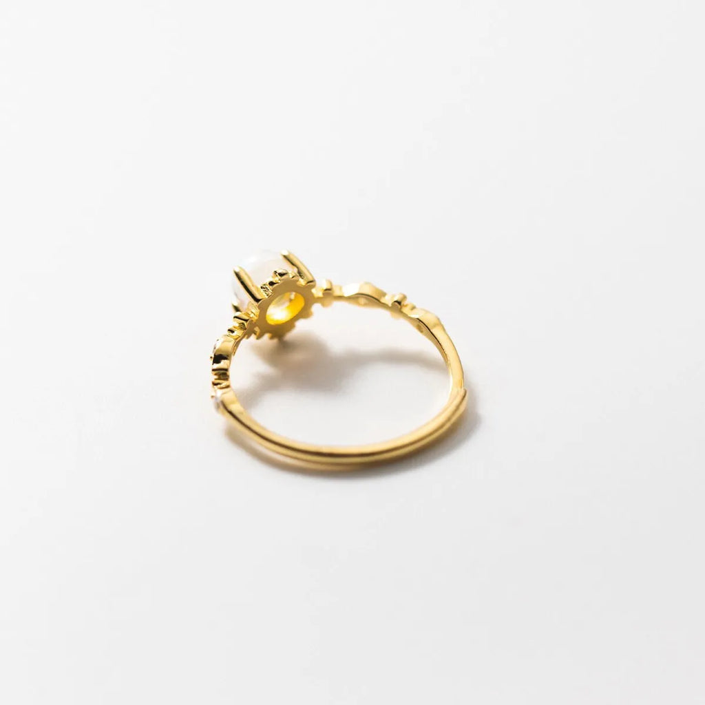 Eleganter Ring mit künstlichem Mondstein und Platinüberzug aus 925er Sterlingsilber für Damen - Schmuck