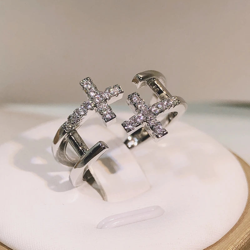 Offene Doppel-Zirkon Kreuzringe aus 925er Sterlingsilber für Damen - Gothic Accessoires - Modeschmuck für Partys - Unregelmäßiger Ring