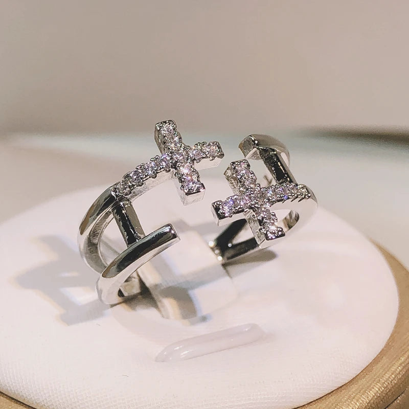 Offene Doppel-Zirkon Kreuzringe aus 925er Sterlingsilber für Damen - Gothic Accessoires - Modeschmuck für Partys - Unregelmäßiger Ring