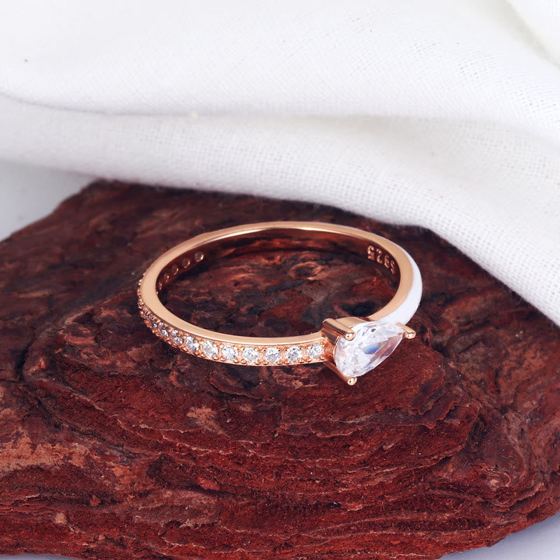 Schneiden Sie Den Halben Zahnschmelzring