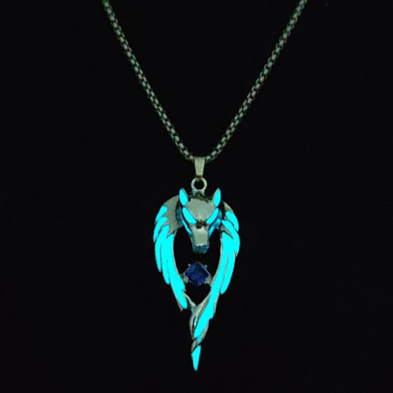 Lone Brave Luminous Northern Wolf Sapphire Halskette