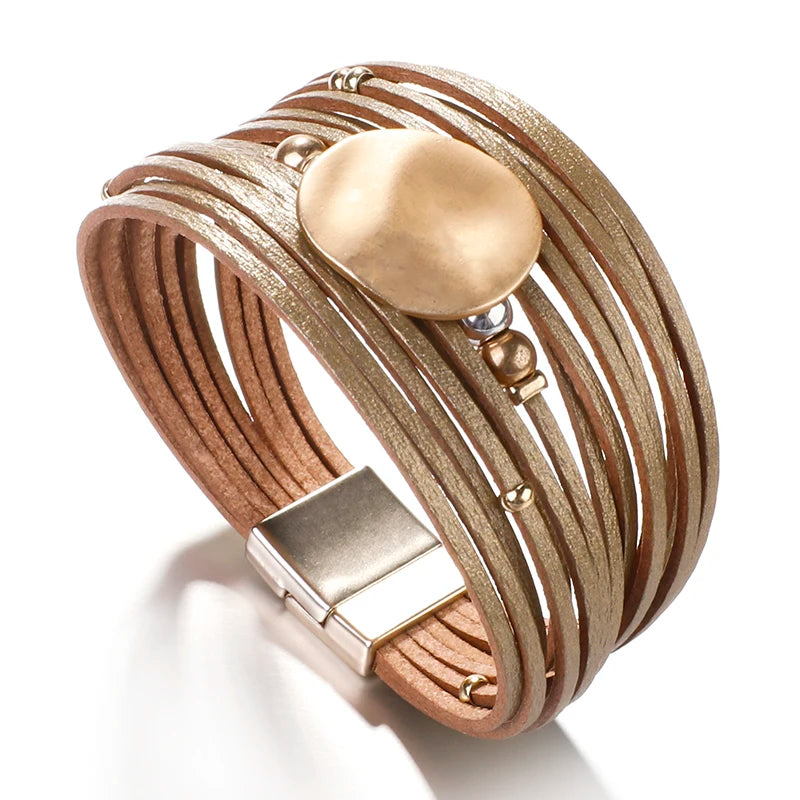 Boho Lederarmbänder für Frauen | Wickelarmband aus Leder mit Metallanhänger