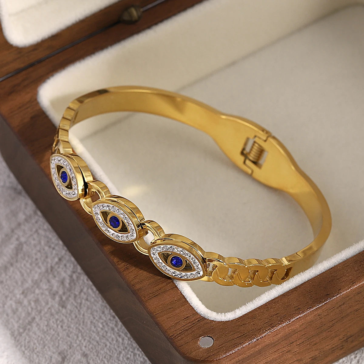 Anesia Stilvolle Evil-Eye-Armbänder