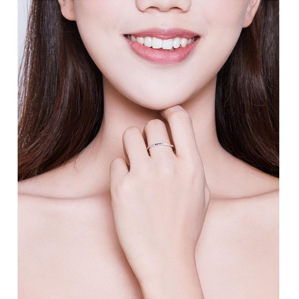 Erstaunlicher Regenbogenfarbe Zirkon Silberring