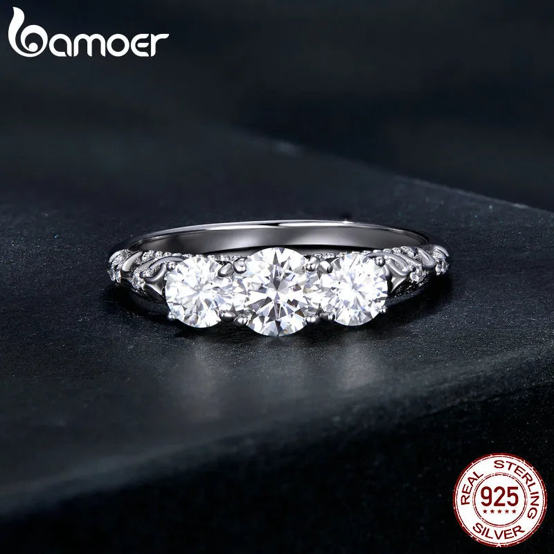 BAMOER 1.1CTTW Runder Moissanit Platinbeschichteter Ring für Frauen | Verlobungsring aus 925er Sterlingsilber mit D-Farbe VVS1 EX Lab Diamant