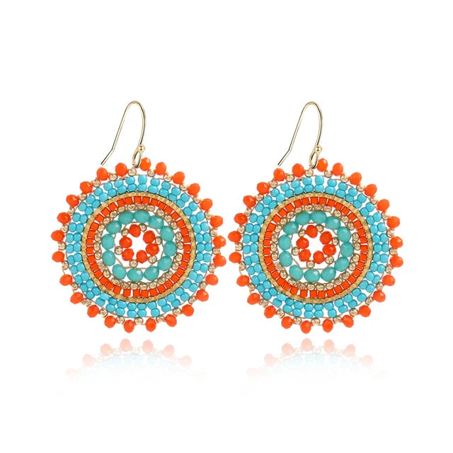 Bunte Kristallperlen-Ohrringe im Bohemia-Stil von Badu - Handgefertigter Schmuck aus Häkelarbeit mit Saatperlen - Geschenk für Frauen