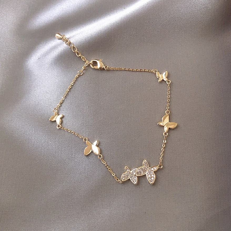 Armband mit mehreren Schmetterlingen