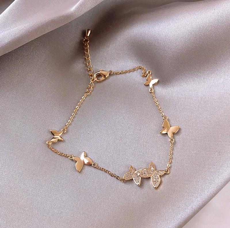 Armband mit mehreren Schmetterlingen