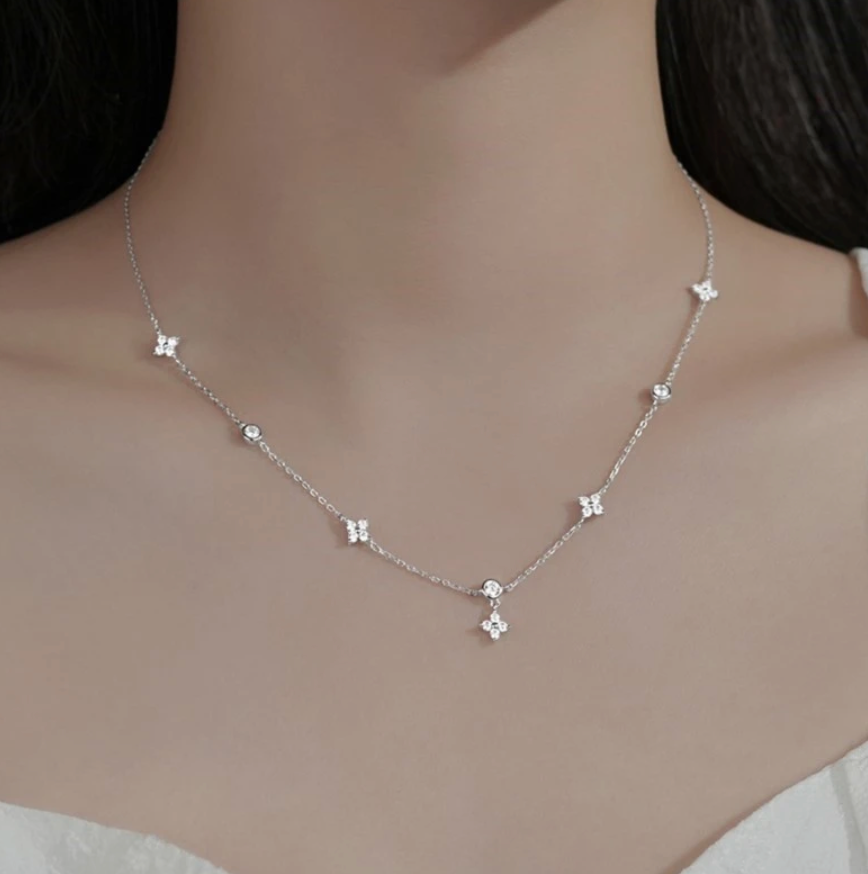 Feine Steinchenkette aus 925 Silber