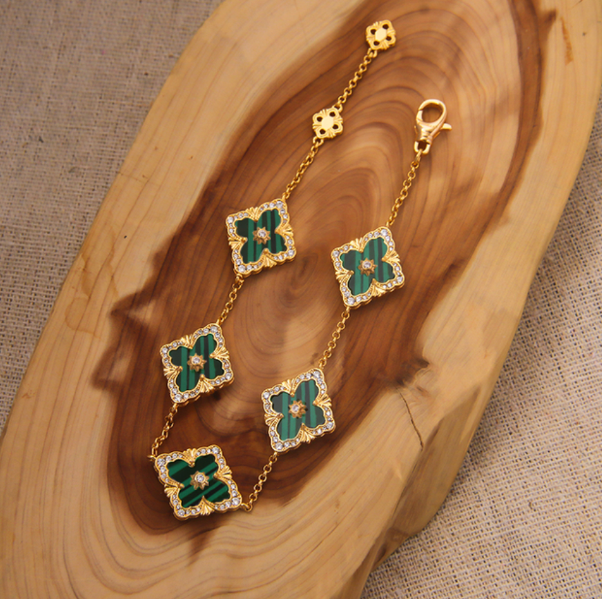 Markantes Armband in verschiedenen Farben