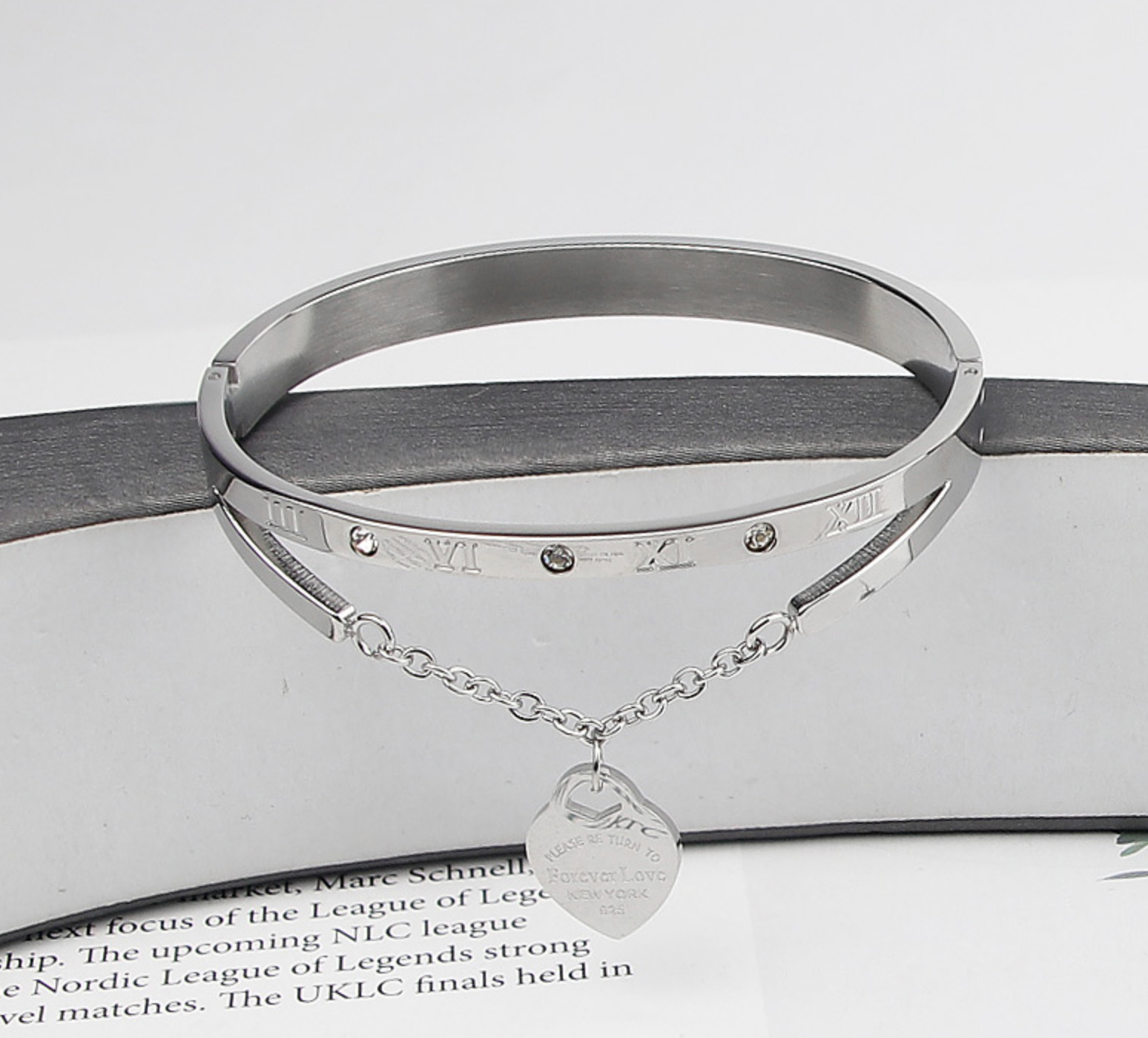 Armreifen mit Herzanhänger I Armband