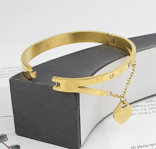 Armreifen mit Herzanhänger I Armband