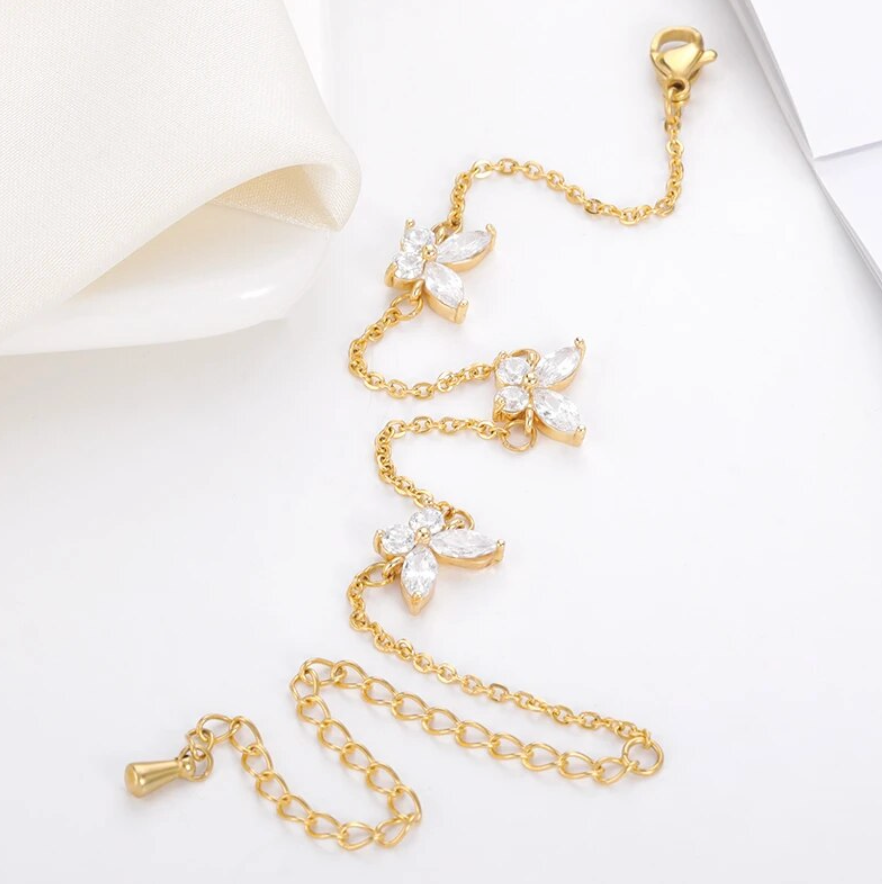 Filigranes Armband mit Glitzer Schmetterlingen I Gold