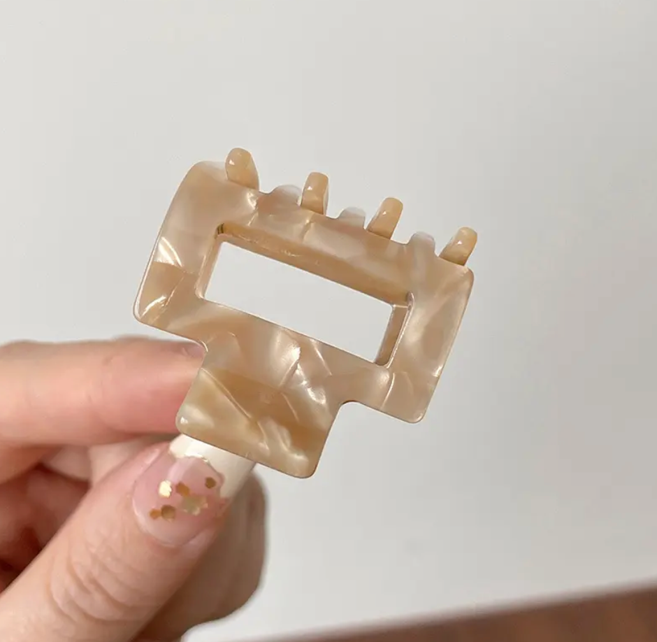 HAARKLAMMER BEIGE XS