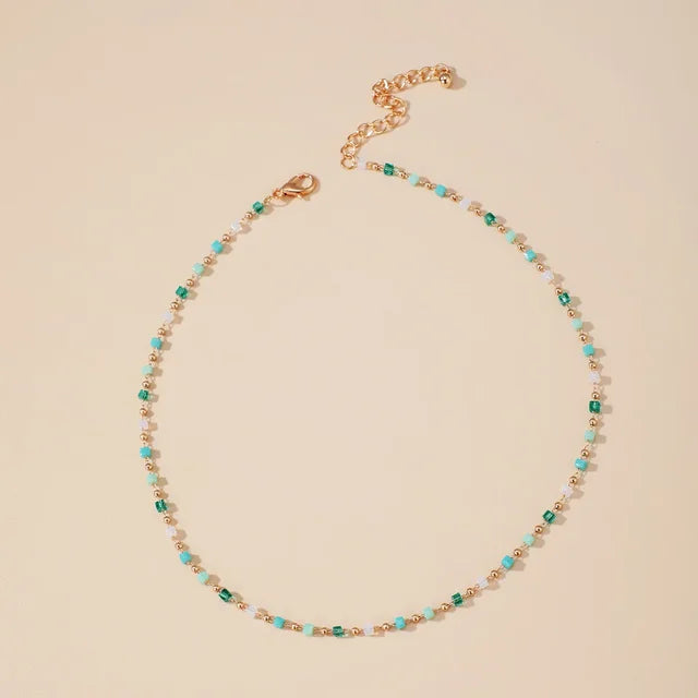 Bunte Perlenkette im Bohemian-Stil für Damen - Handgefertigter Schmuck für Partys