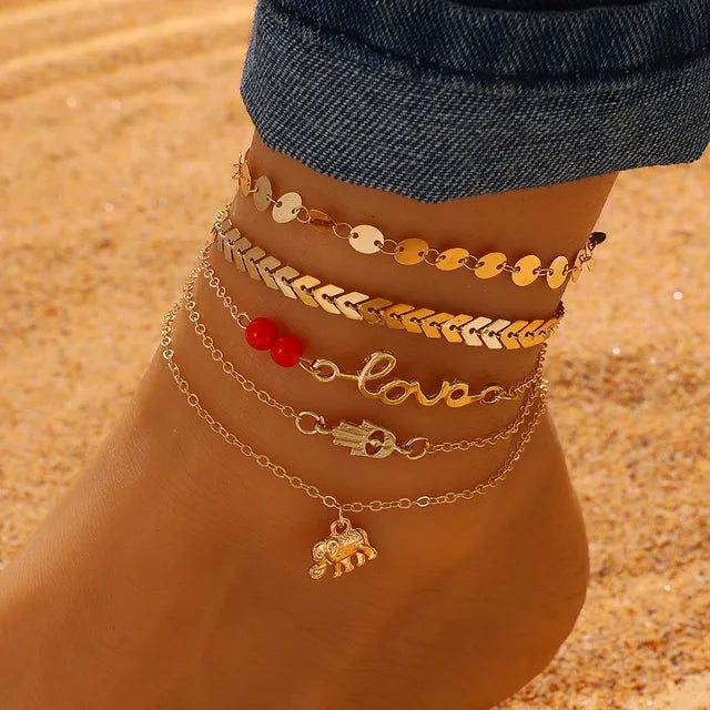 Boho Mehrschichtiges Fußkettchen für Damen mit Liebesform-Metallanhänger