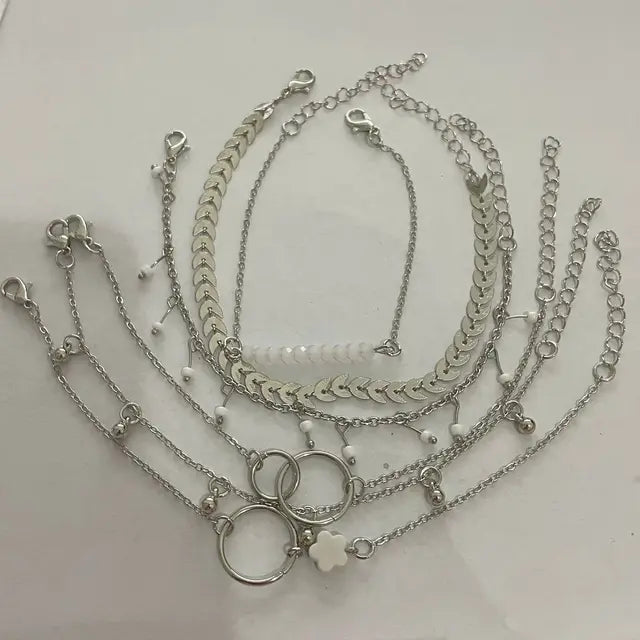 Boho Mehrschichtiges Fußkettchen für Damen mit Liebesform-Metallanhänger