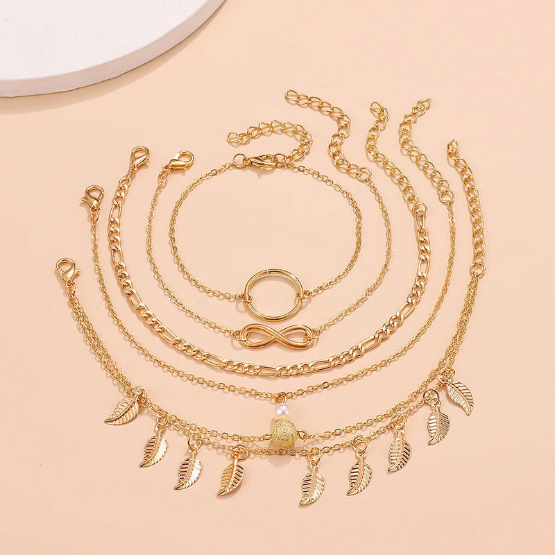 Boho Mehrschichtiges Fußkettchen für Damen mit Liebesform-Metallanhänger