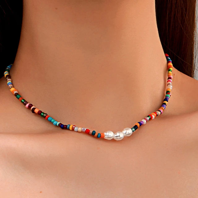 Böhmisches mehrschichtiges handgemachtes Perlenketten-Set mit Quasten und buntem Kristallanhänger für Damen Accessoires