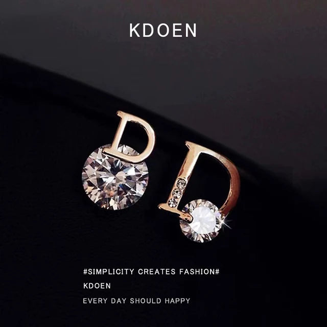 Elegante D-Buchstabe mit Zirkon-Design Asymmetrische Ohrstecker - Mode Schmuck Hochzeit Party Luxus Accessoires für Frauen