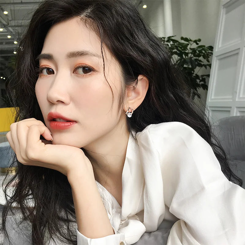 Elegante D-Buchstabe mit Zirkon-Design Asymmetrische Ohrstecker - Mode Schmuck Hochzeit Party Luxus Accessoires für Frauen