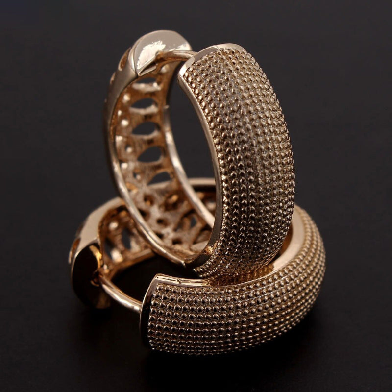 Klassische Höhle Stil Zirkon Hoop Ohrringe