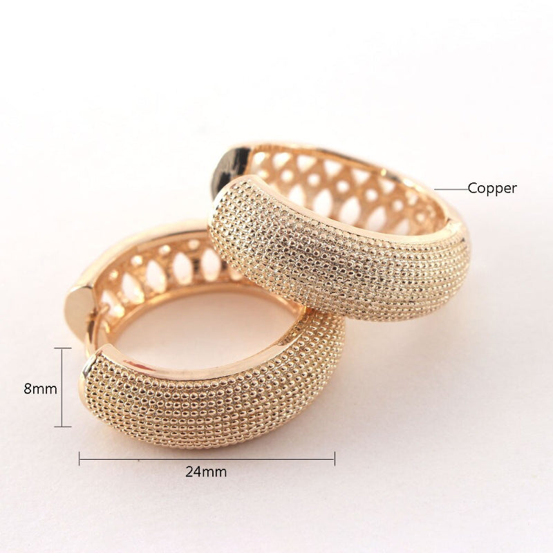 Klassische Höhle Stil Zirkon Hoop Ohrringe