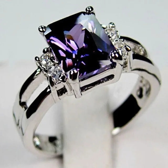 Lila Silberring mit Amethyst | Hochzeitsringe für Frauen in Lila | Damenring aus 925er Silber - Ringe