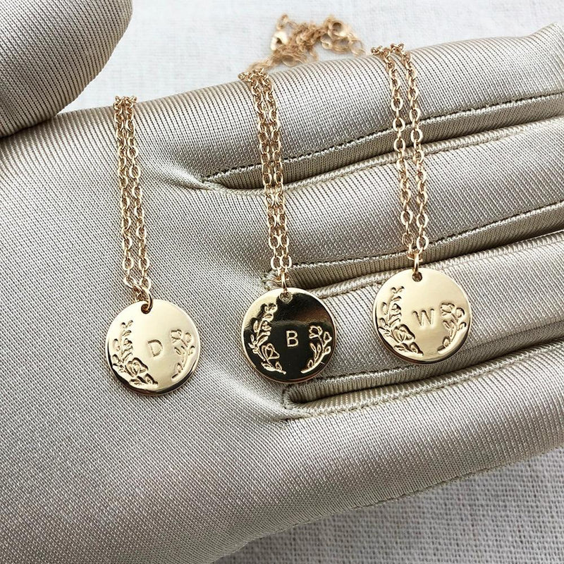 Zierliche Wilde Blumen Briefe Halskette