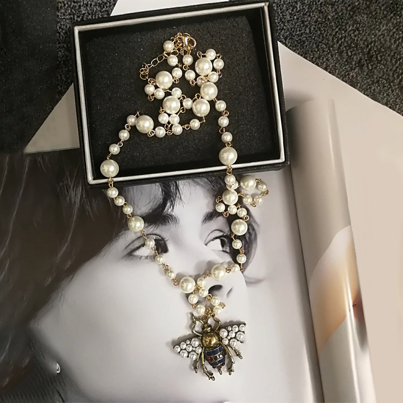 Schillernde Perle Akzent Königin Bienenschmucksammlung