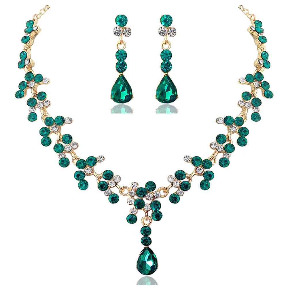 Bezaubernde Strasskette Und Ohrring Set