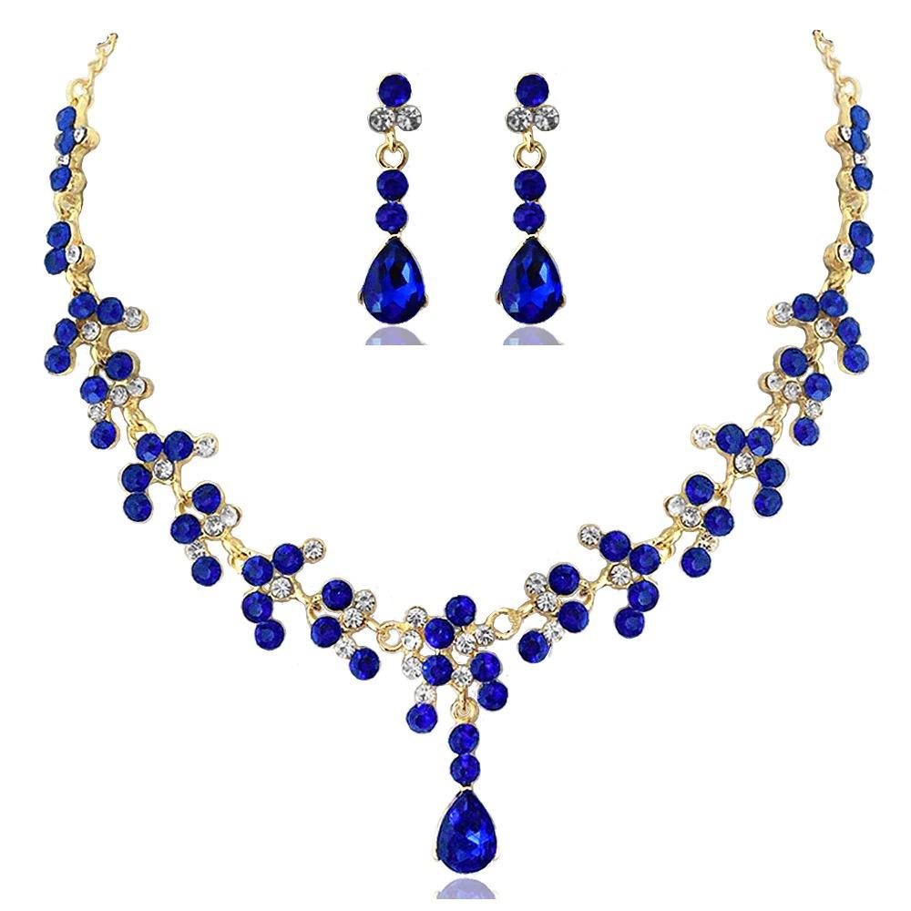 Bezaubernde Strasskette Und Ohrring Set