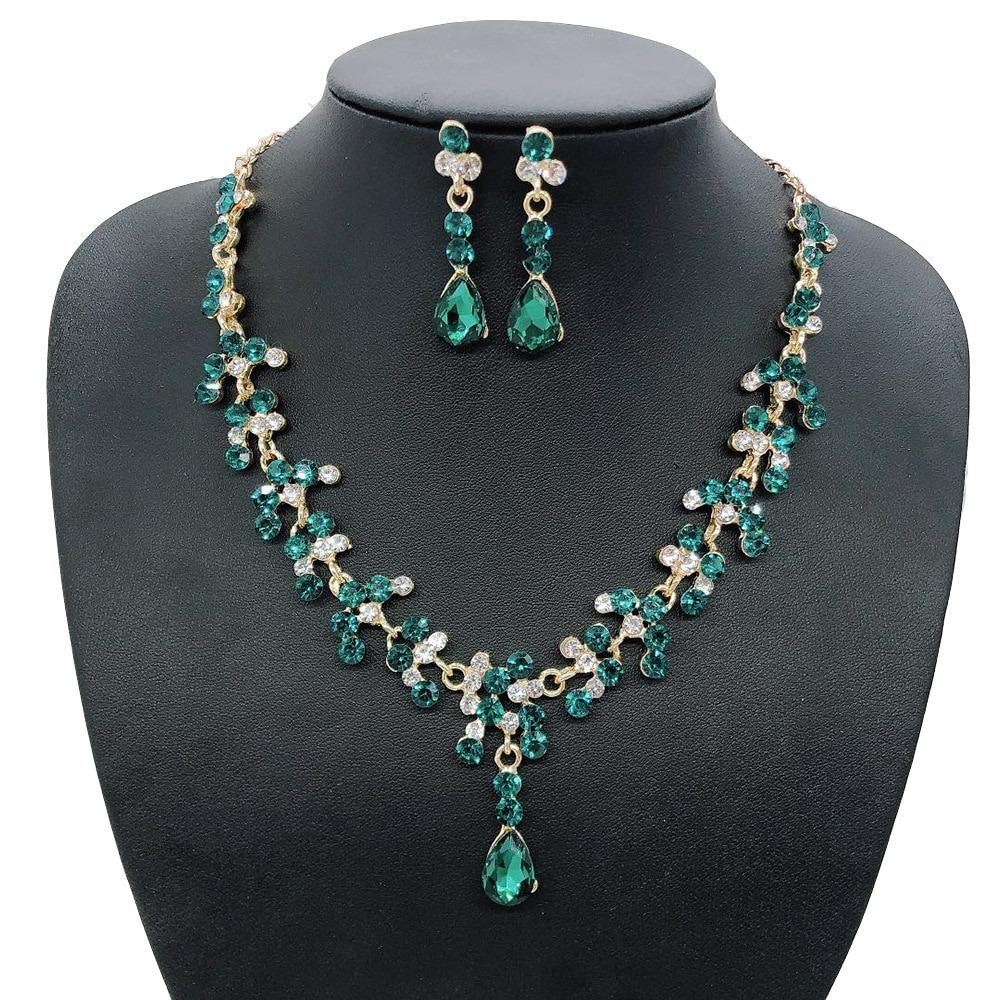 Bezaubernde Strasskette Und Ohrring Set