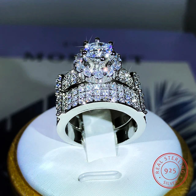 Eleganter Damenring mit weißem Zirkonia und Platinüberzug