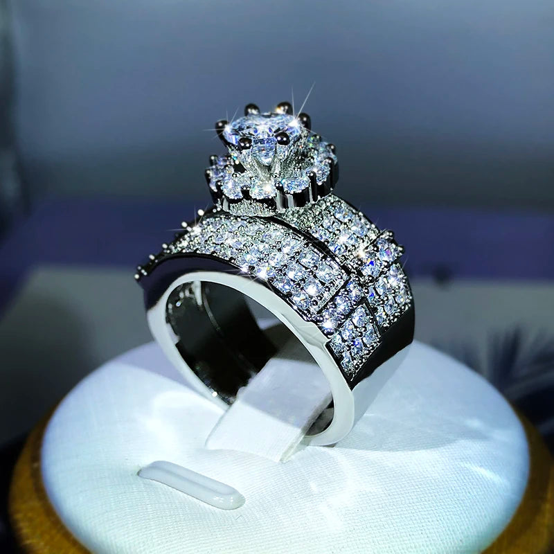 Eleganter Damenring mit weißem Zirkonia und Platinüberzug