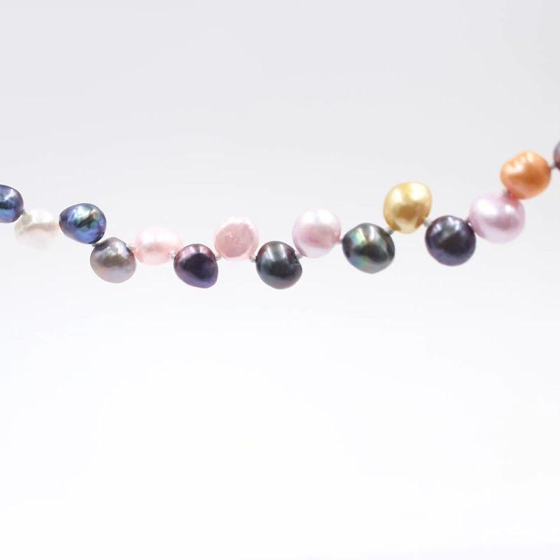 Außergewöhnliche Und Elegante Mehrfarbige Perlenkette