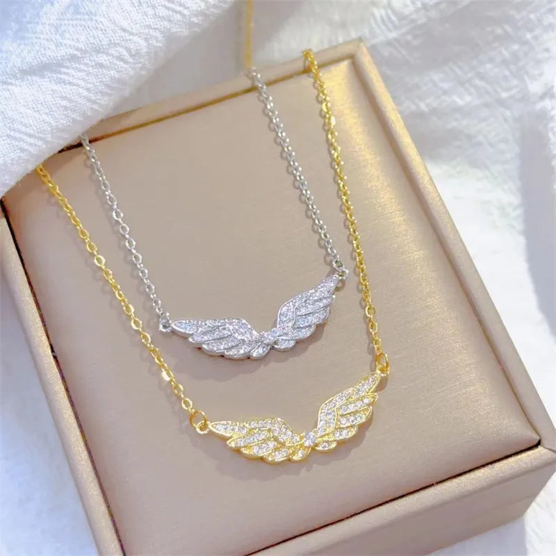 Eleganter Modeschmuck Engel Flügel Halskette Klassisches Retro-Design Weißes Mikromosaik Edelstahlanhänger