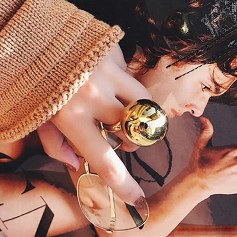 Extravagante Große Und Polierte Metall kugel verstellungsringe