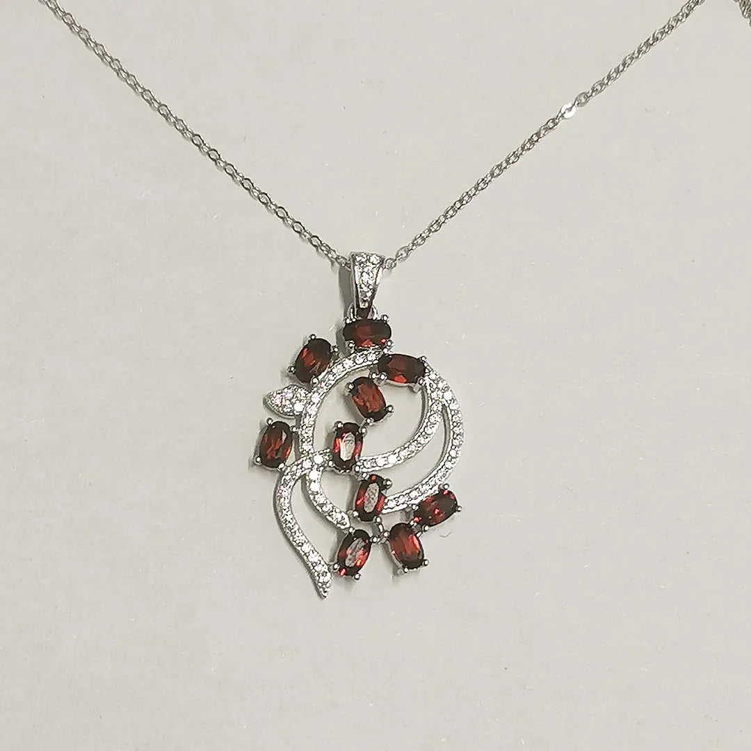 MeiBaPJ Damen Halskette mit geometrischem Anhänger aus S925 Sterlingsilber und natürlichen 3*5 Granat/Diopsid-Steinen