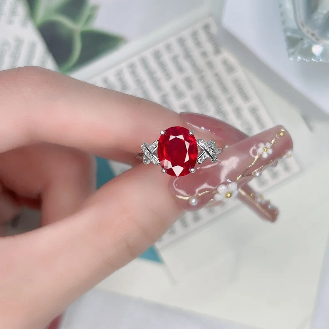 Eleganter feiner Modeschmuckring mit großem Natur-Saphir aus Sri Lanka