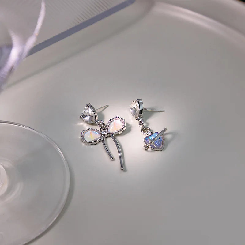 Modische süße coole Stil Zirkon Herz Ohrstecker für Frauen Mädchen Persönlichkeit Kreuz Schleife Silberfarbene Ohrringe Schmuckgeschenk