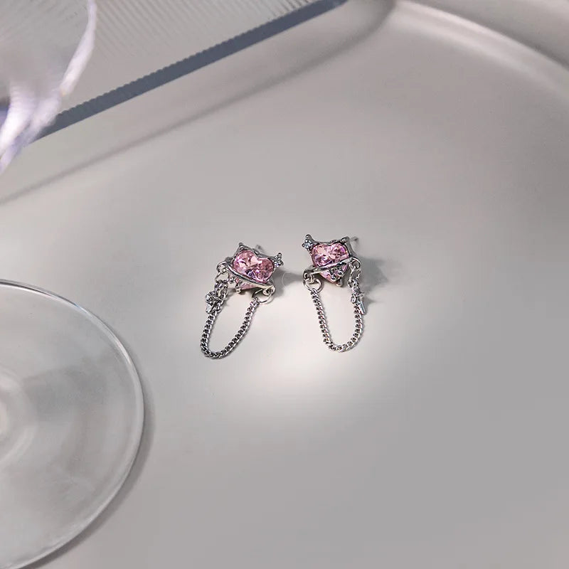 Modische süße coole Stil Zirkon Herz Ohrstecker für Frauen Mädchen Persönlichkeit Kreuz Schleife Silberfarbene Ohrringe Schmuckgeschenk