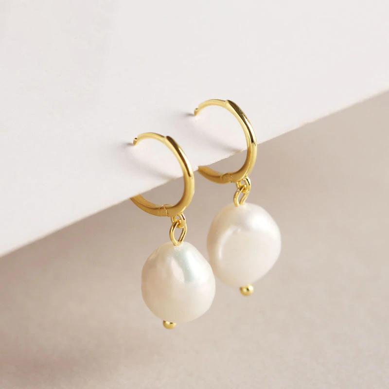 Schmeichelhafte Sommerperlen Ohrringe