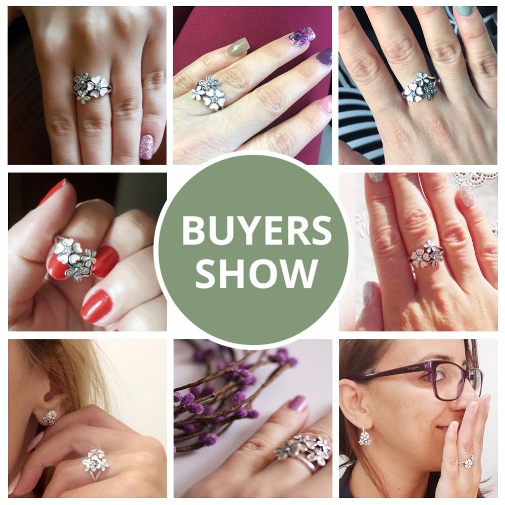 Lustige Und Elegante Rosa Und Silberne Blumenring