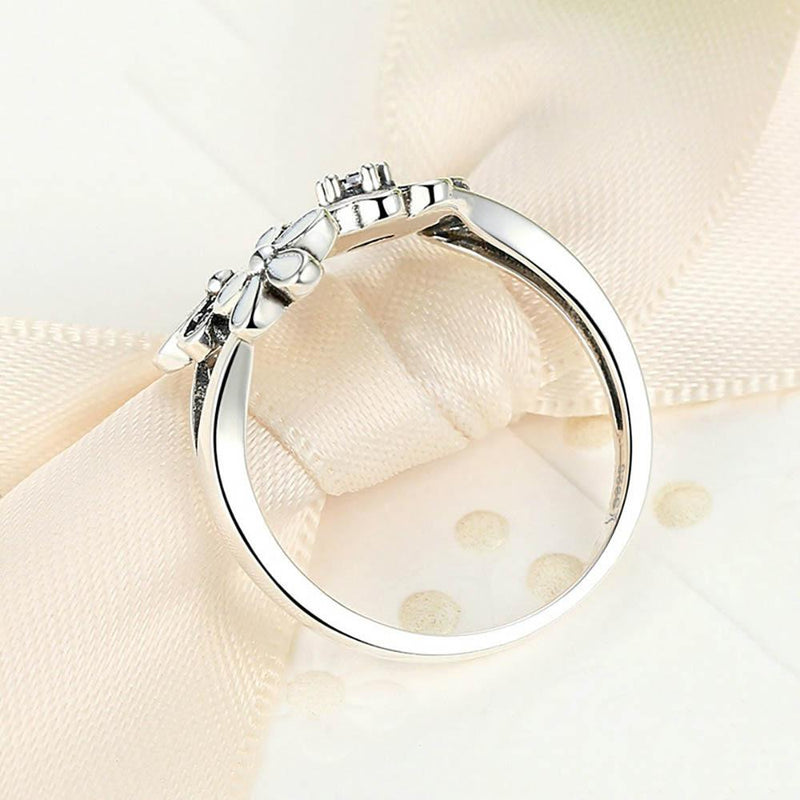 Lustige Und Elegante Rosa Und Silberne Blumenring