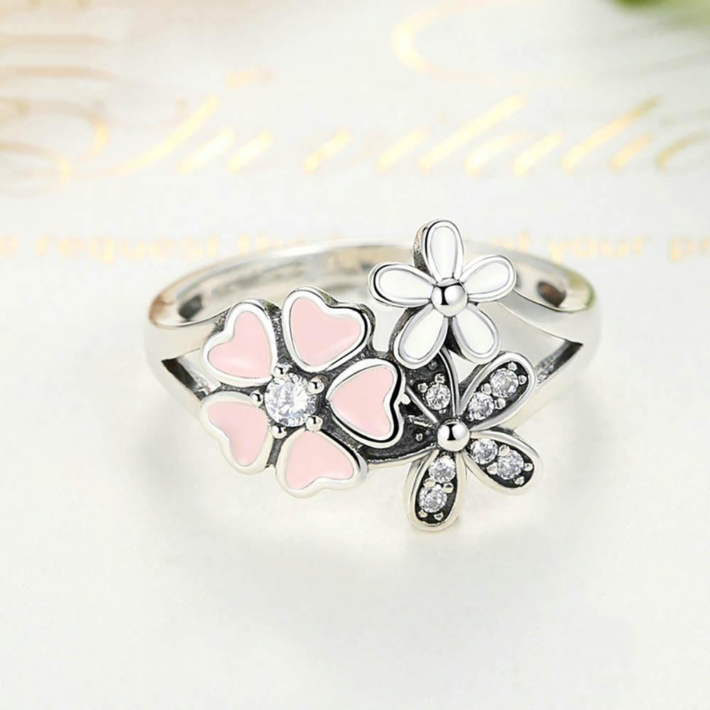 Lustige Und Elegante Rosa Und Silberne Blumenring