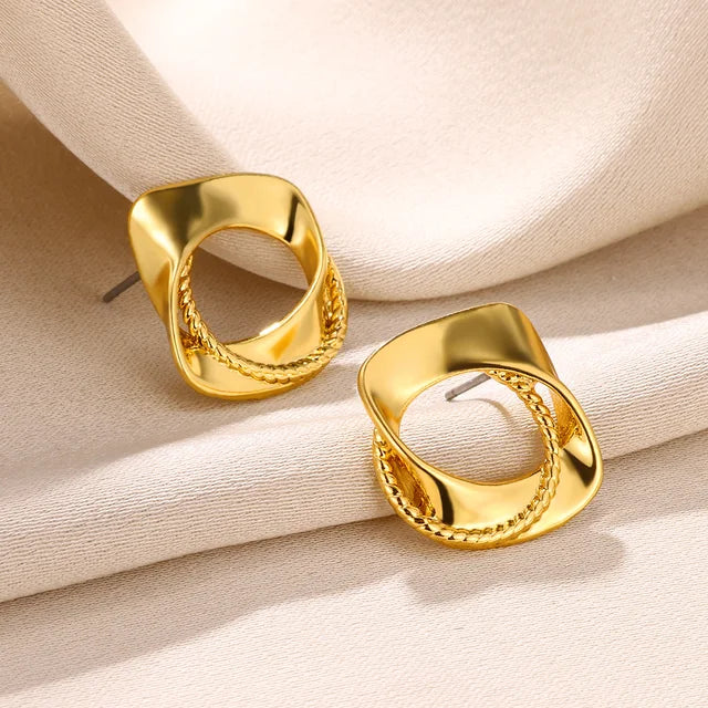 Goldene Ohrringe für Frauen - Bogenstift-Nagelohrring, modischer süßer Schmuck, Ohrpiercing-Accessoires, Weihnachtsgeschenk Aretes